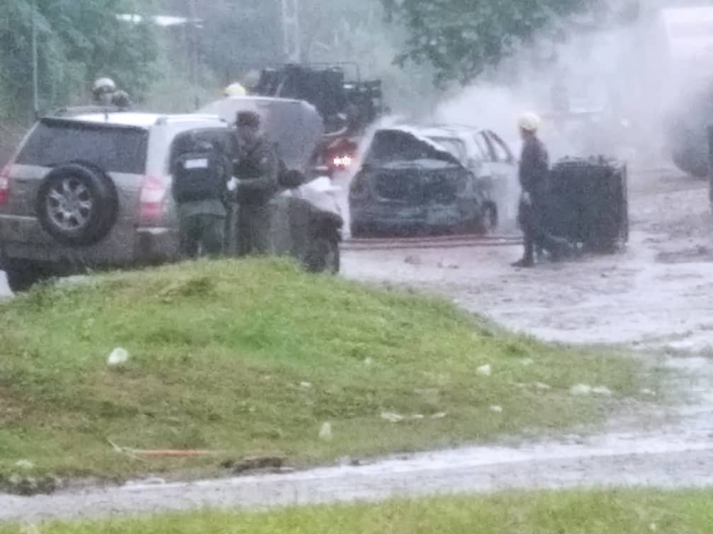 Dos vehículos incendiados por bote de gasolina en la E/S Los Rosales de ...