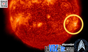 Encerrada en el círculo amarillo se observa la región de manchas solares AR3664 la cual es responsable de la tormenta solar actual
