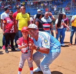 Inaugurado Campeonato de Béisbol Menor en Paz Castillov