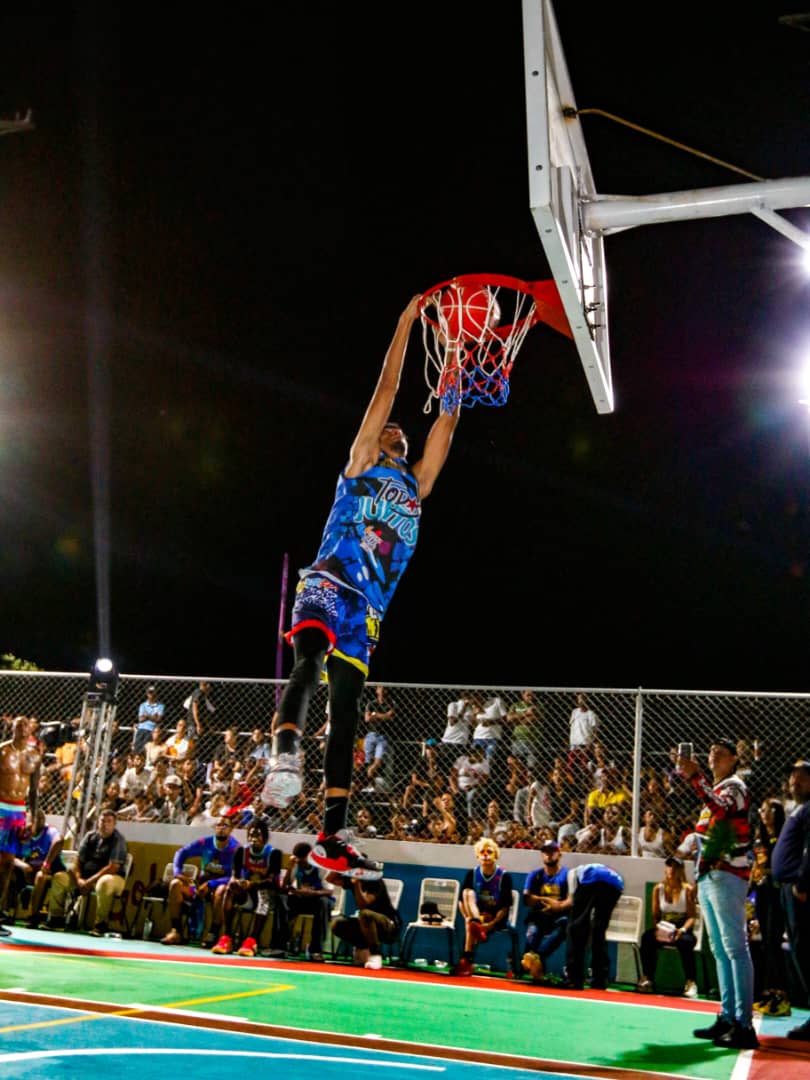 Los Court Kingz visitaron Higuerote durante el 7mo. Tour Mundial de Baloncesto de Calle