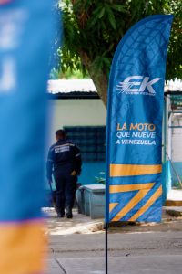 Buen Vecino de EK llevó luz a los Bomberos de Charallave