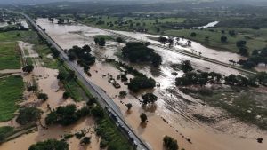 Incomunicado el Centro - Occidente del país por colapso de puente en Ospino