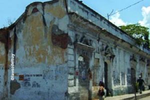 Habitantes de Ocumare del Tuy, denuncian Abandono de la escultura "El Abrazo" Patrimonio Cultural del municipio