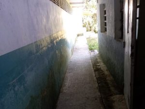 Denuncian arbitraria reubicación escolar en condiciones precarias: comunidad educativa exige respuesta urgente (+Fotos)