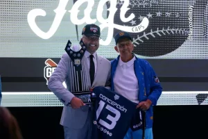 “El Potro” Álvarez fue reconocido por la Liga Venezolana de Béisbol