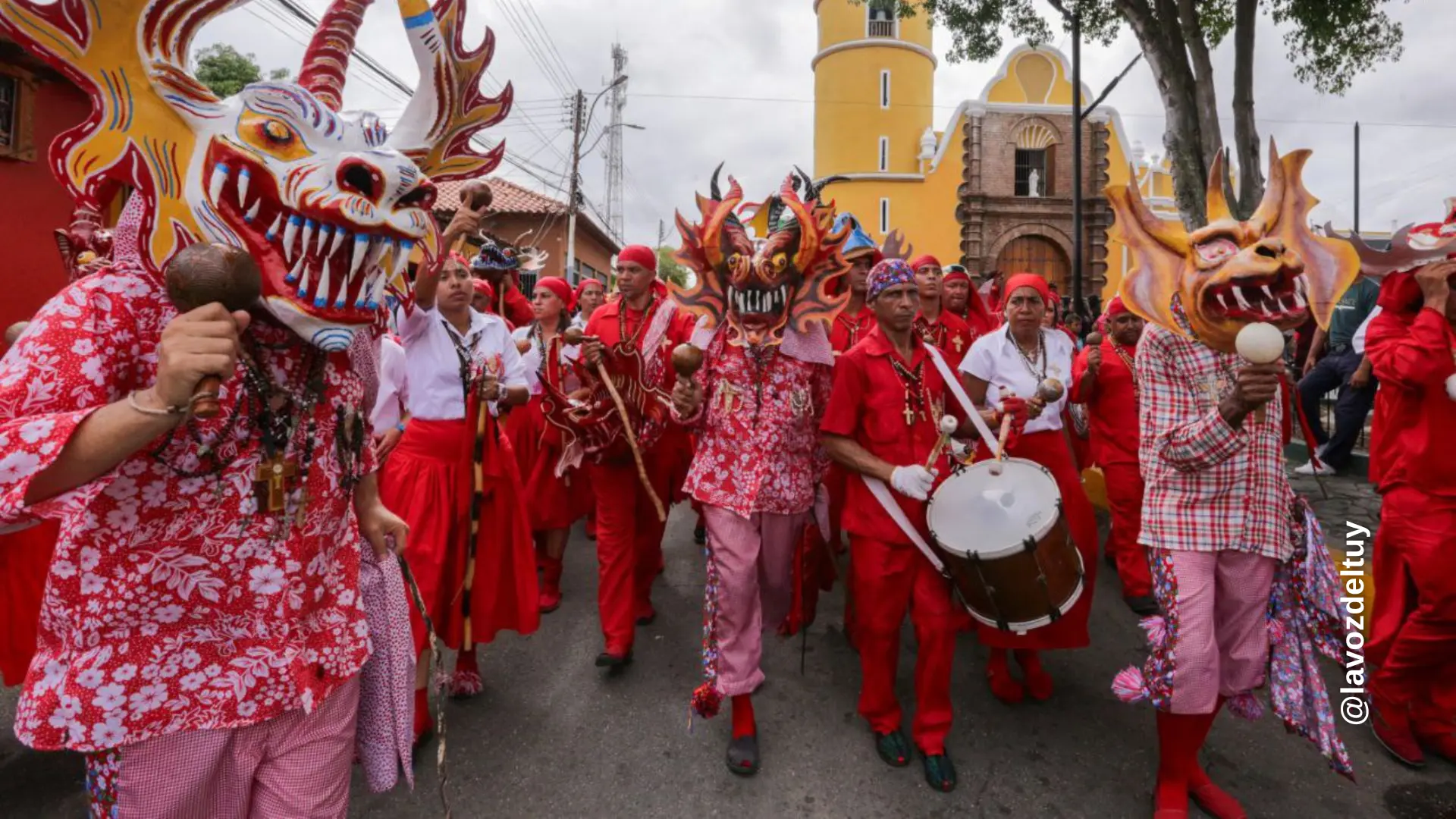 Diablos Danzantes de Yare - Evolución Textil
