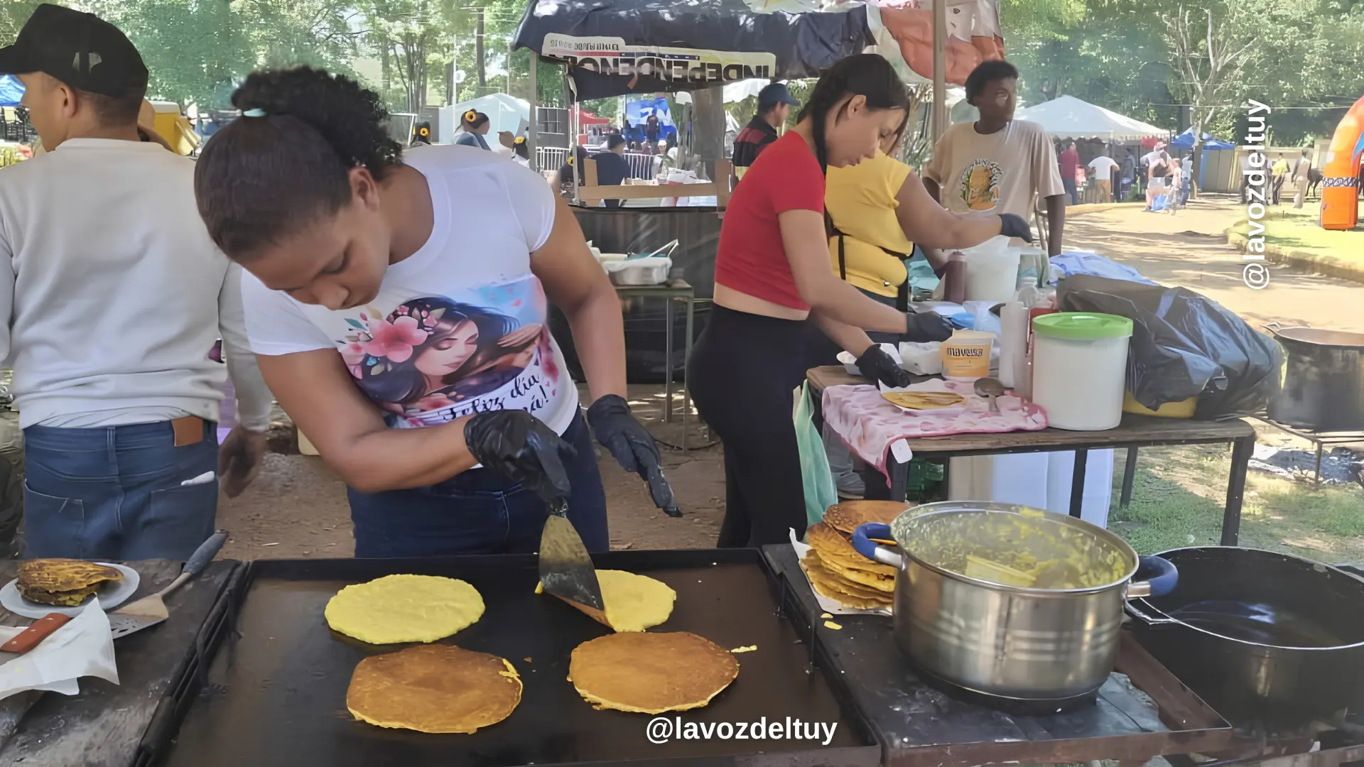 XVIII Feria de la Cachapa en el Parque Ecológico Santa Lucía, mostrando stands gastronómicos y asistentes celebrando la cultura del municipio Paz Castillo.